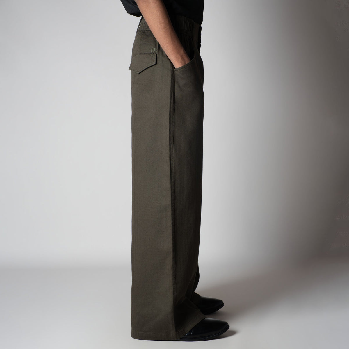 DARK GREEN VERTICAL LINE SOFTMOVE LINEN PANTS