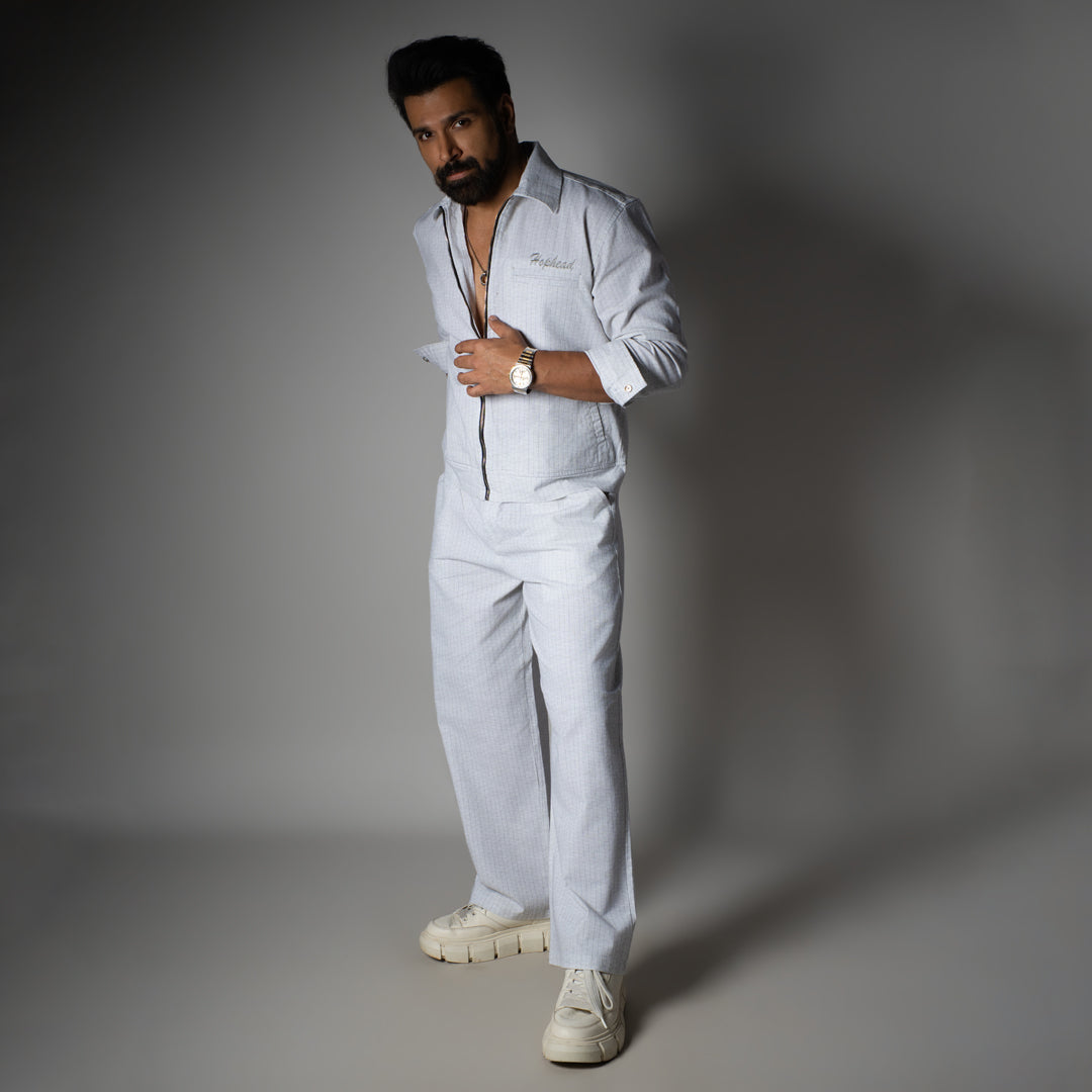 WHITE VERTICAL STRIPED ZIPPER JACKET