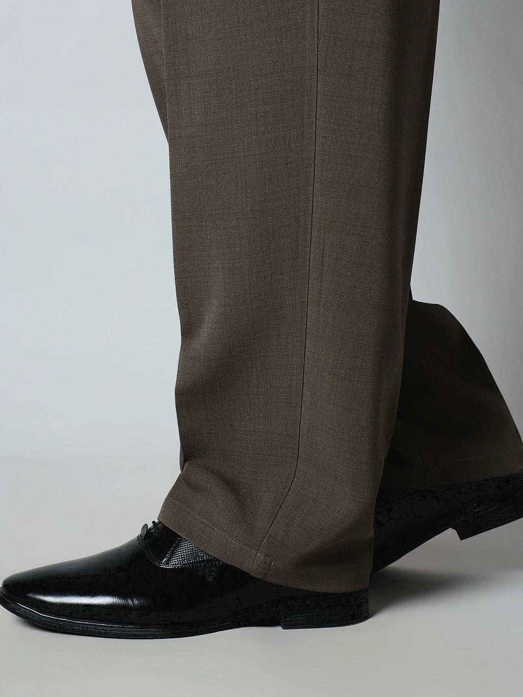 BROWN DOUBLE PLEAT STRAIGHT FIT TROUSER