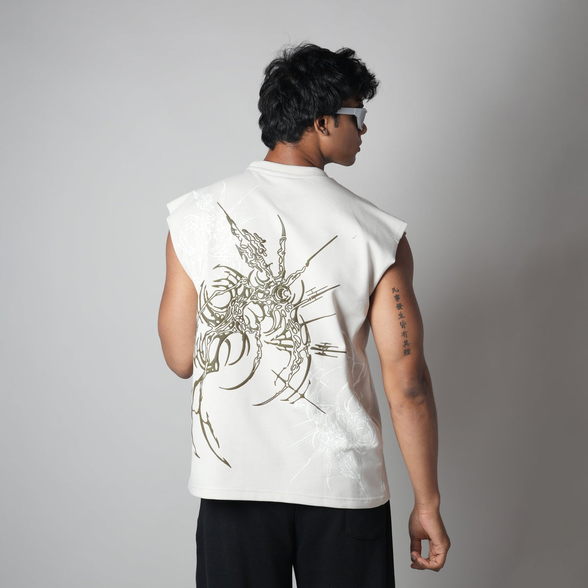 MORNING STAR IVORY SLEEVELESS GRAPHIC T-SHIRT