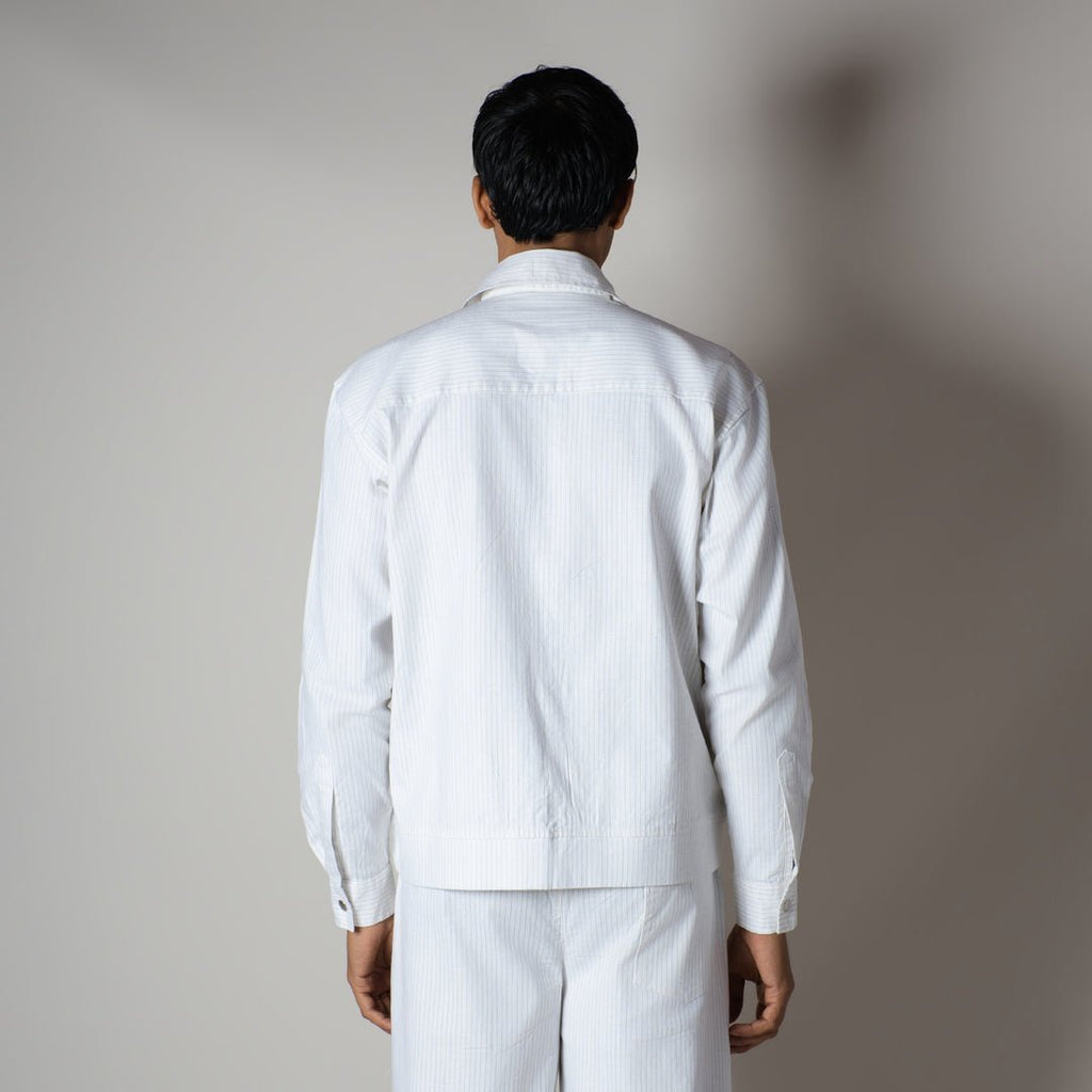 WHITE VERTICAL STRIPED ZIPPER JACKET